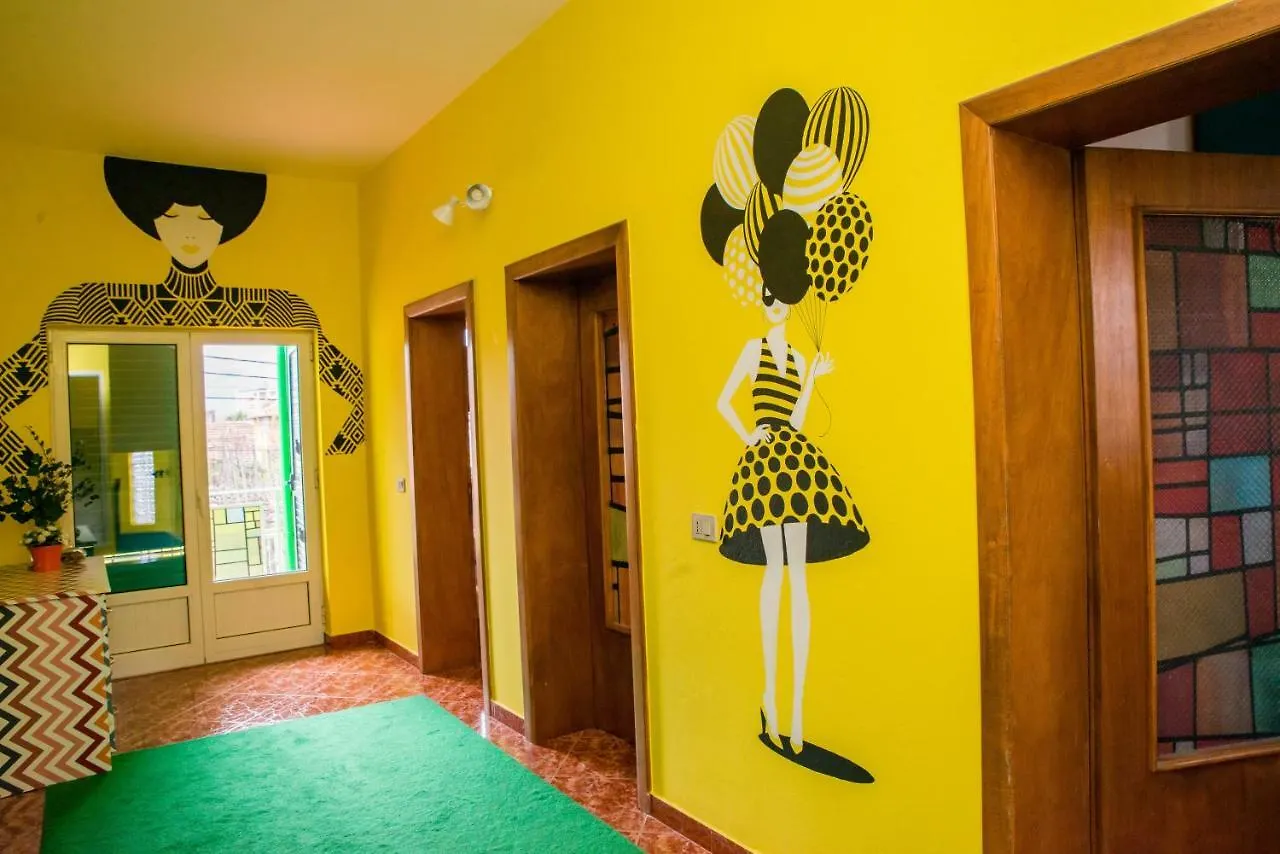 שקודר Our Way Guest House & Hostel אלבניה