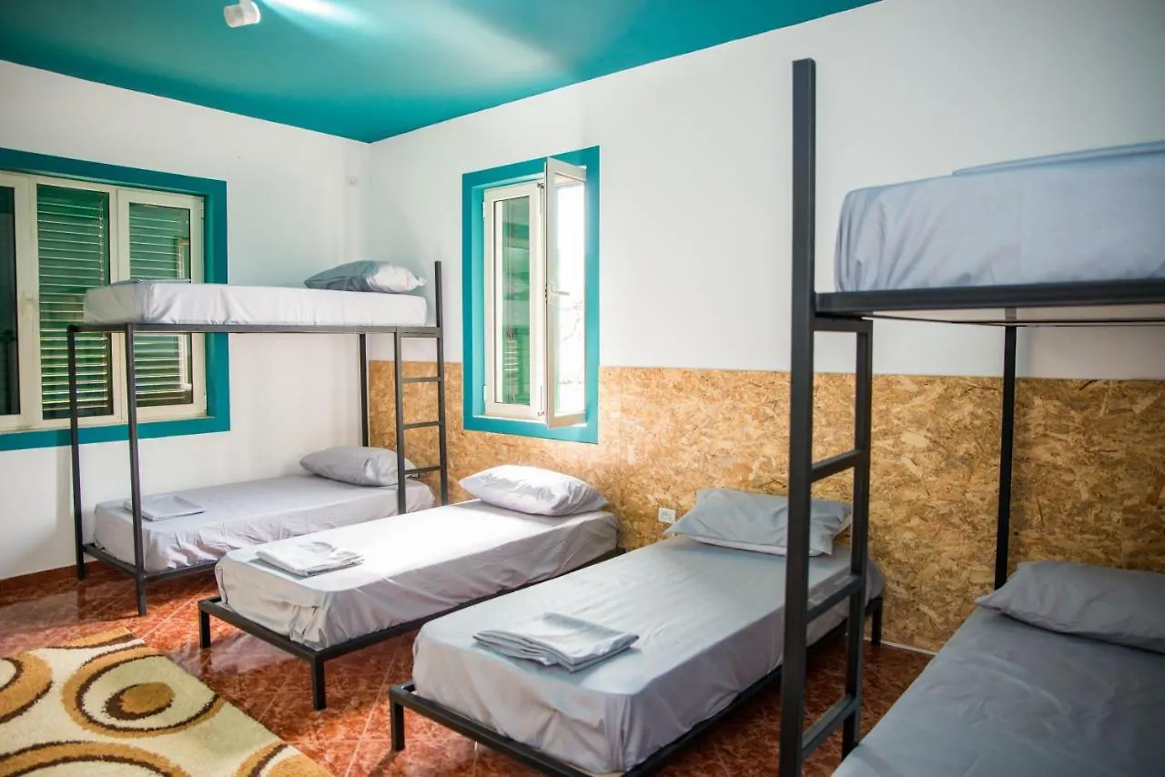 Alojamento de Acomodação e Pequeno-almoço Our Way Guest House & Hostel Shkodër