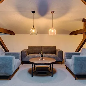 Upstairs Boutique Hotel apartamentowy Bukareszt